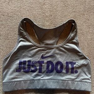 NIKE Swoosh Light Support Non-Padded sports bra